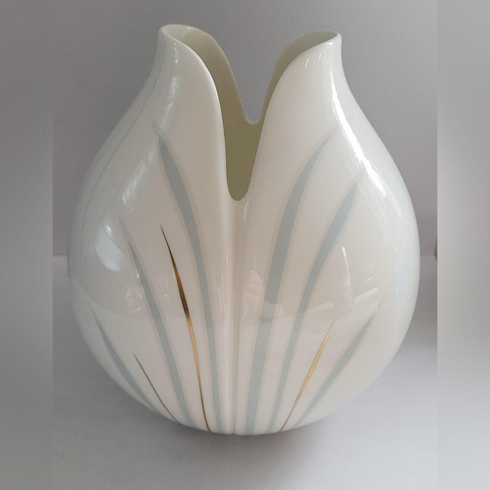 Vintage 1982 Royal Doulton Impressions Tulip Vase